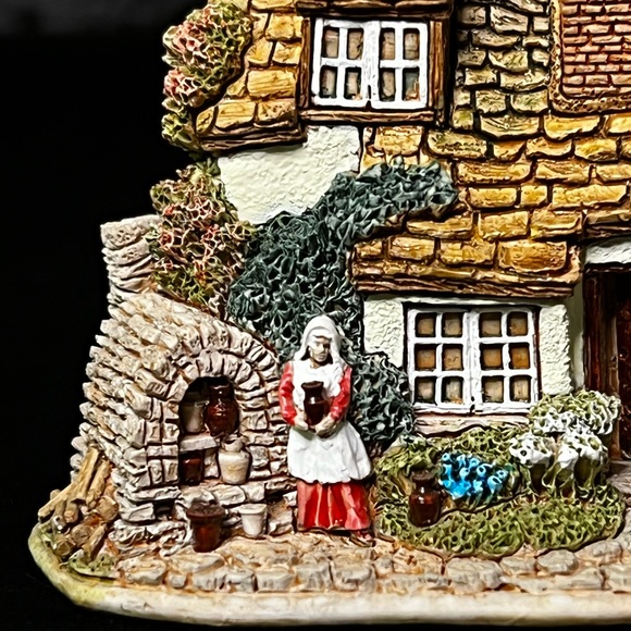 Lilliput Lane | Kiln Cottage | Collectors' Club - Picture 13 of 13